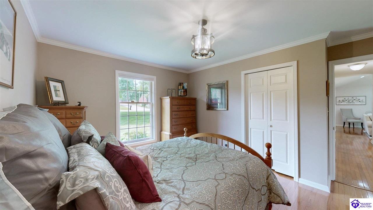 Listing Picture 150 E Laurel River Drive Shepherdsville, KY 40165 MLS HK25002318