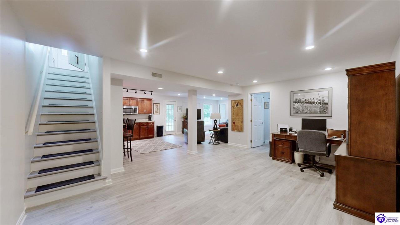 Listing Picture 150 E Laurel River Drive Shepherdsville, KY 40165 MLS HK25002318