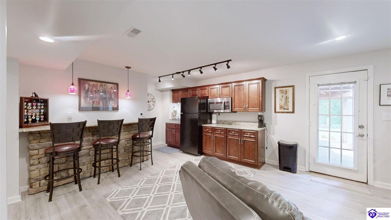 Listing Picture 150 E Laurel River Drive Shepherdsville, KY 40165 MLS HK25002318