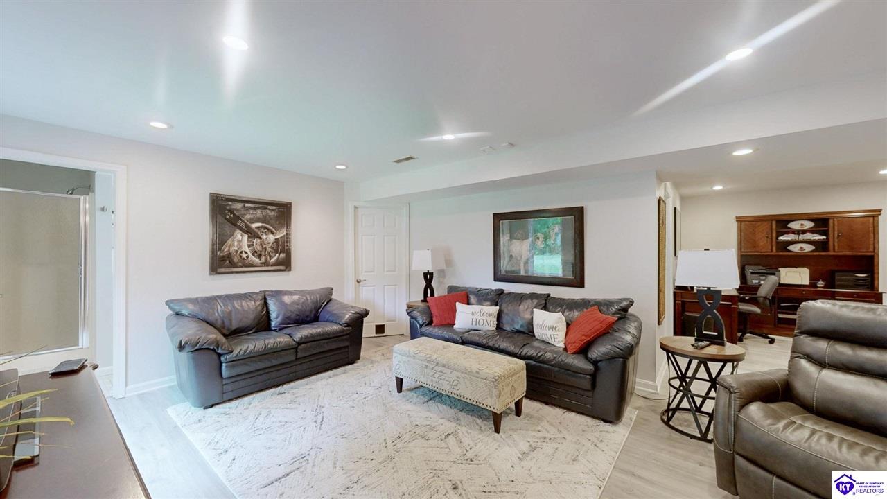 Listing Picture 150 E Laurel River Drive Shepherdsville, KY 40165 MLS HK25002318