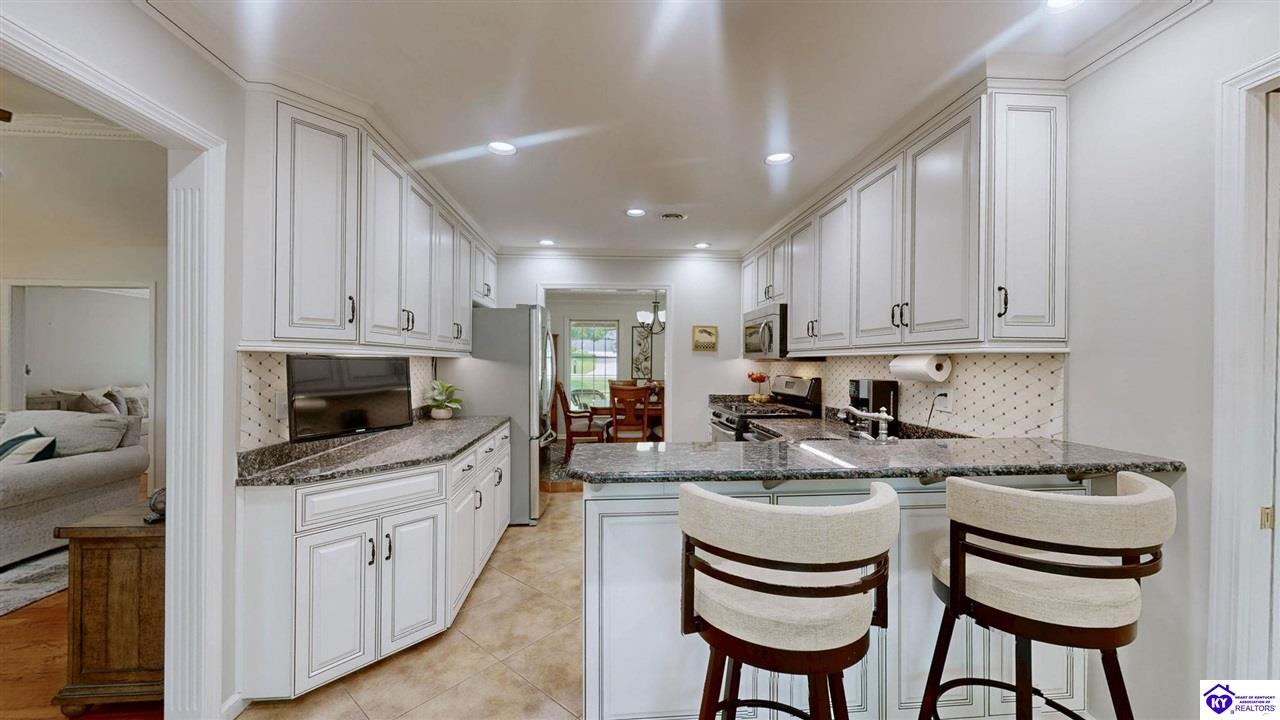 Listing Picture 150 E Laurel River Drive Shepherdsville, KY 40165 MLS HK25002318