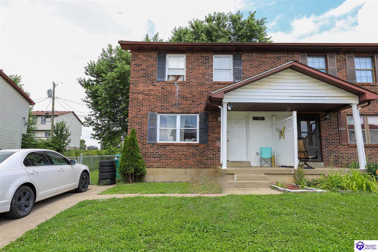 2735 Pioneer CourtRadcliff, KY 40160