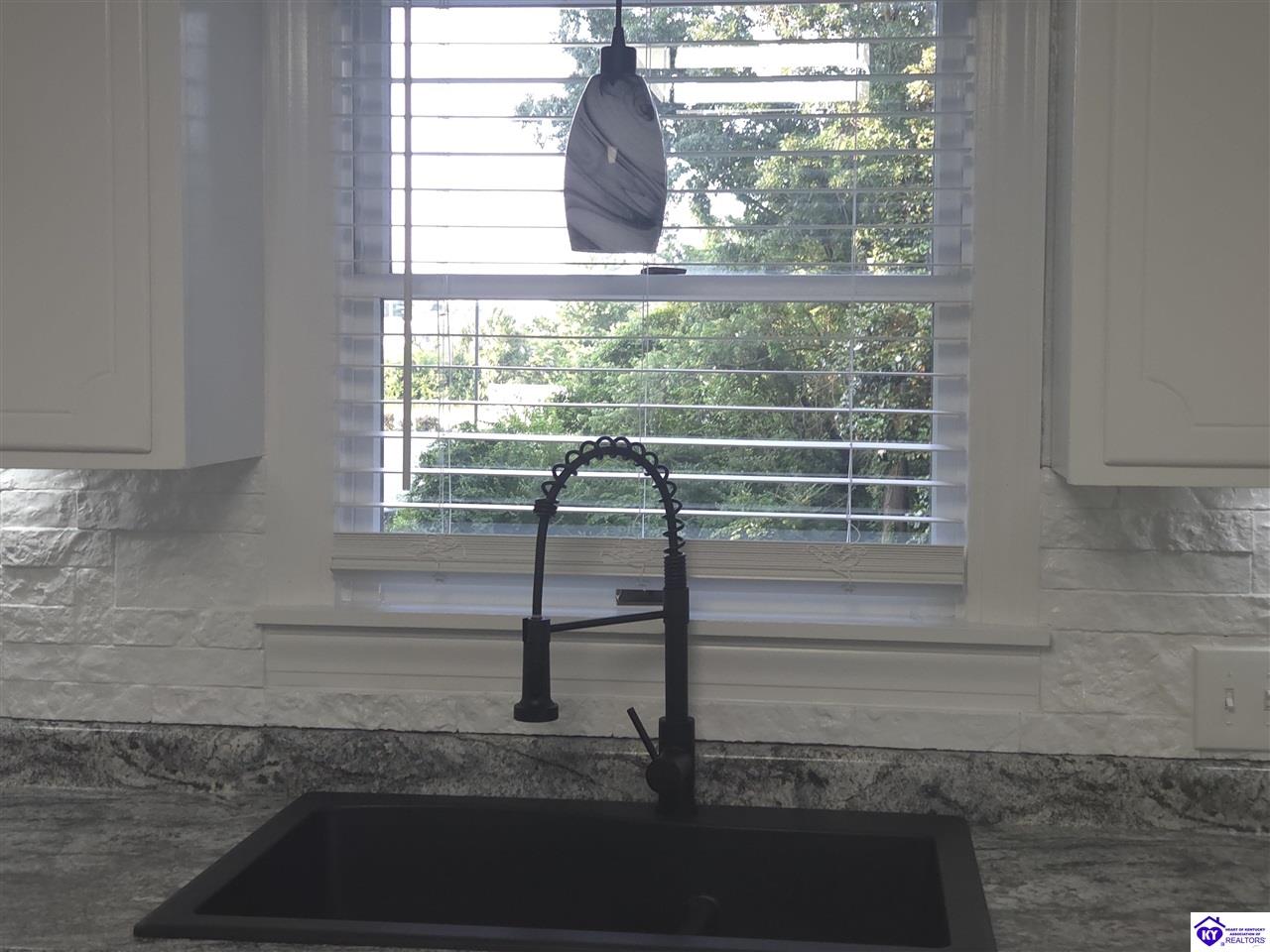 Listing Picture 111 Brooks Street Elizabethtown, KY 42701 MLS HK25002359