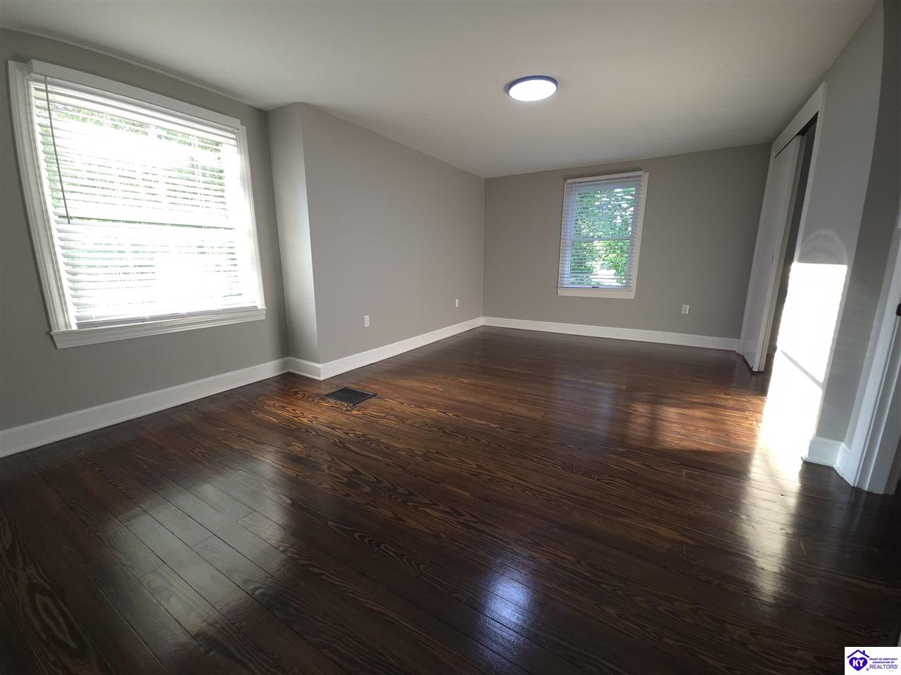 Listing Picture 111 Brooks Street Elizabethtown, KY 42701 MLS HK25002359