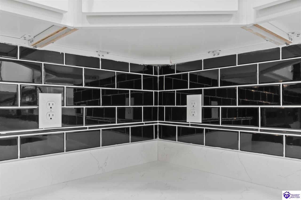 Listing Picture 115 Crutcher Street Vine Grove, KY 40175 MLS HK25002362