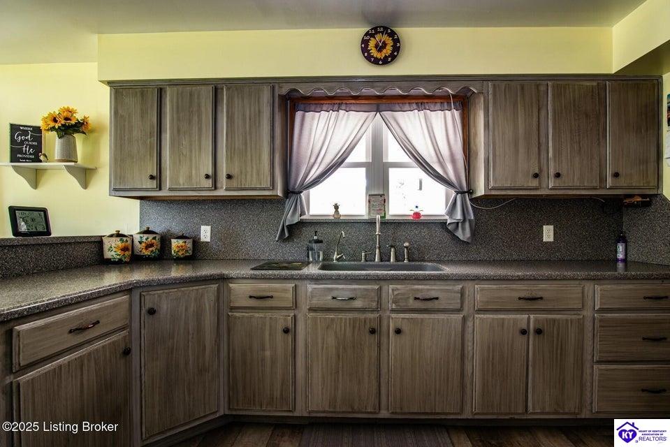 Listing Picture 8396 Cub Run Highway Munfordville, KY 42765 MLS HK25002506