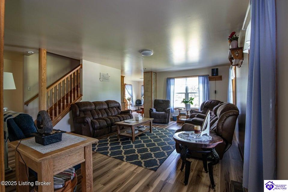 Listing Picture 8396 Cub Run Highway Munfordville, KY 42765 MLS HK25002506