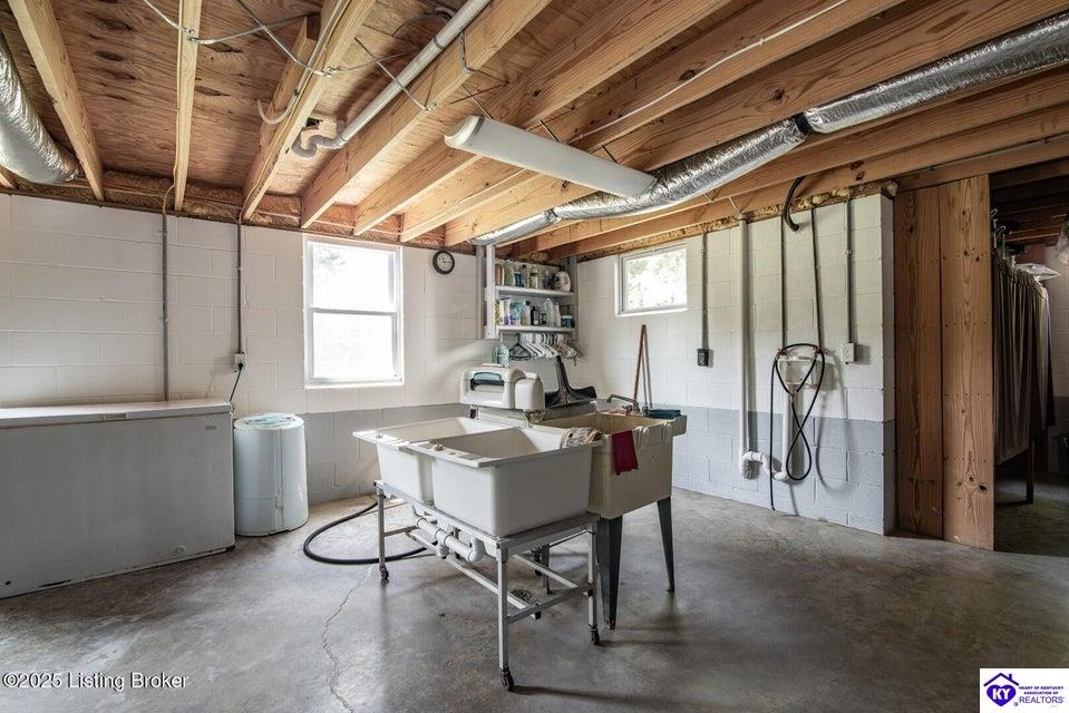 Listing Picture 8396 Cub Run Highway Munfordville, KY 42765 MLS HK25002506