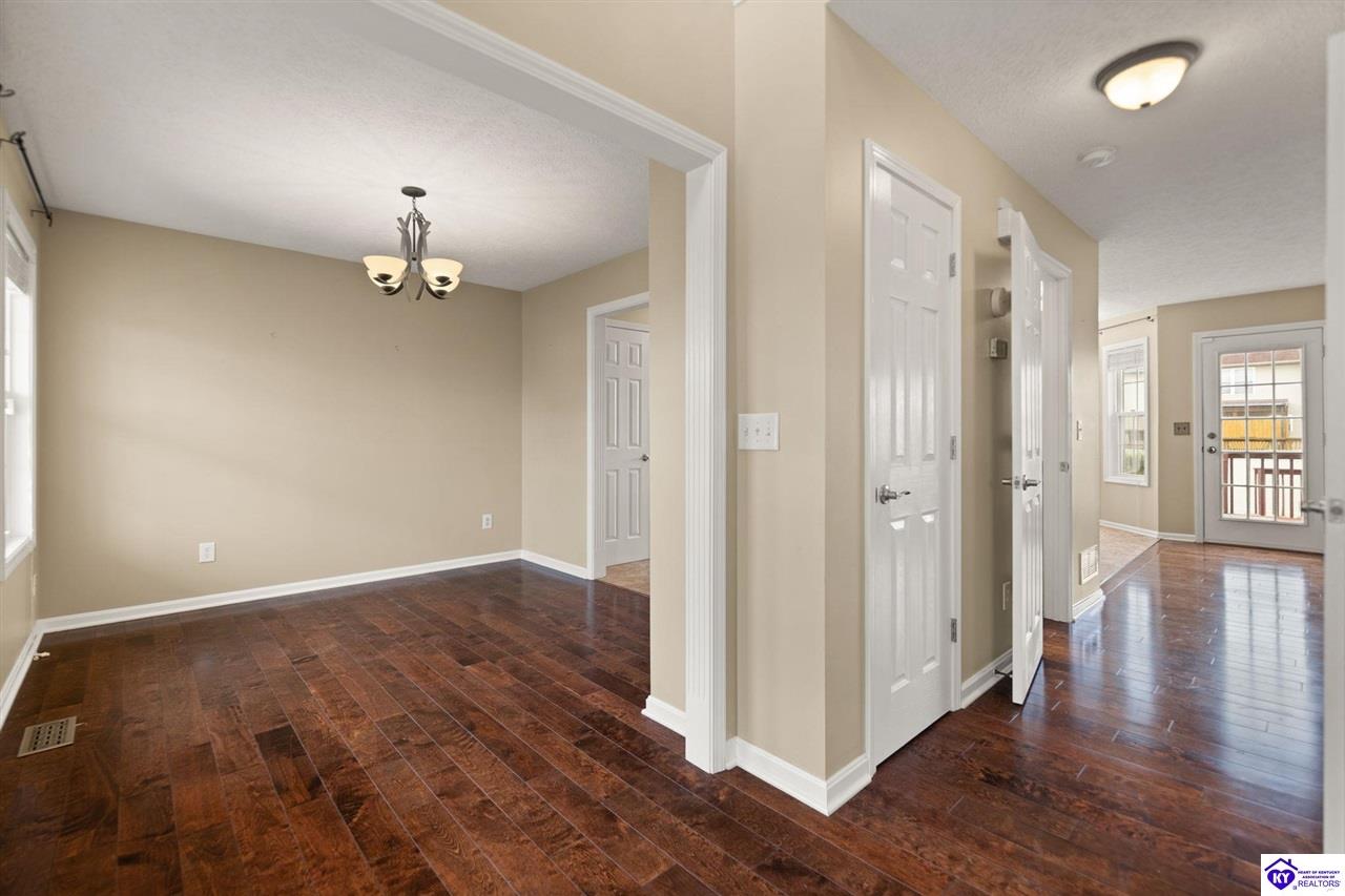 Listing Picture 125 Longsdale Court Radcliff, KY 40160 MLS HK25002509