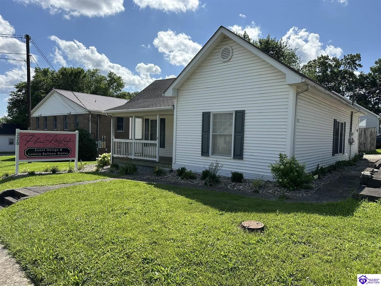 Listing Picture 328 N Mulberry Street Elizabethtown, KY 42701 MLS HK25002534