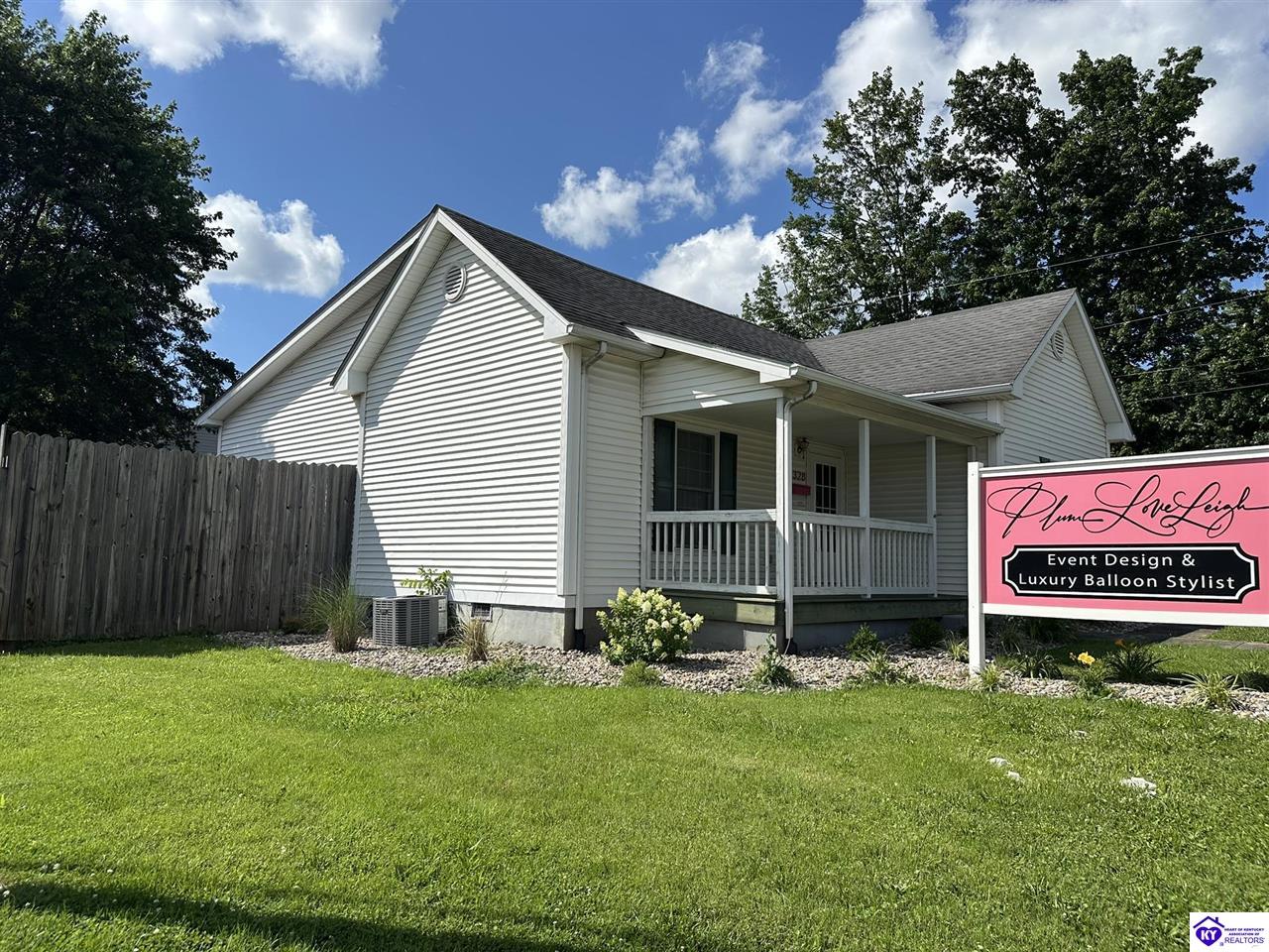 Listing Picture 328 N Mulberry Street Elizabethtown, KY 42701 MLS HK25002534