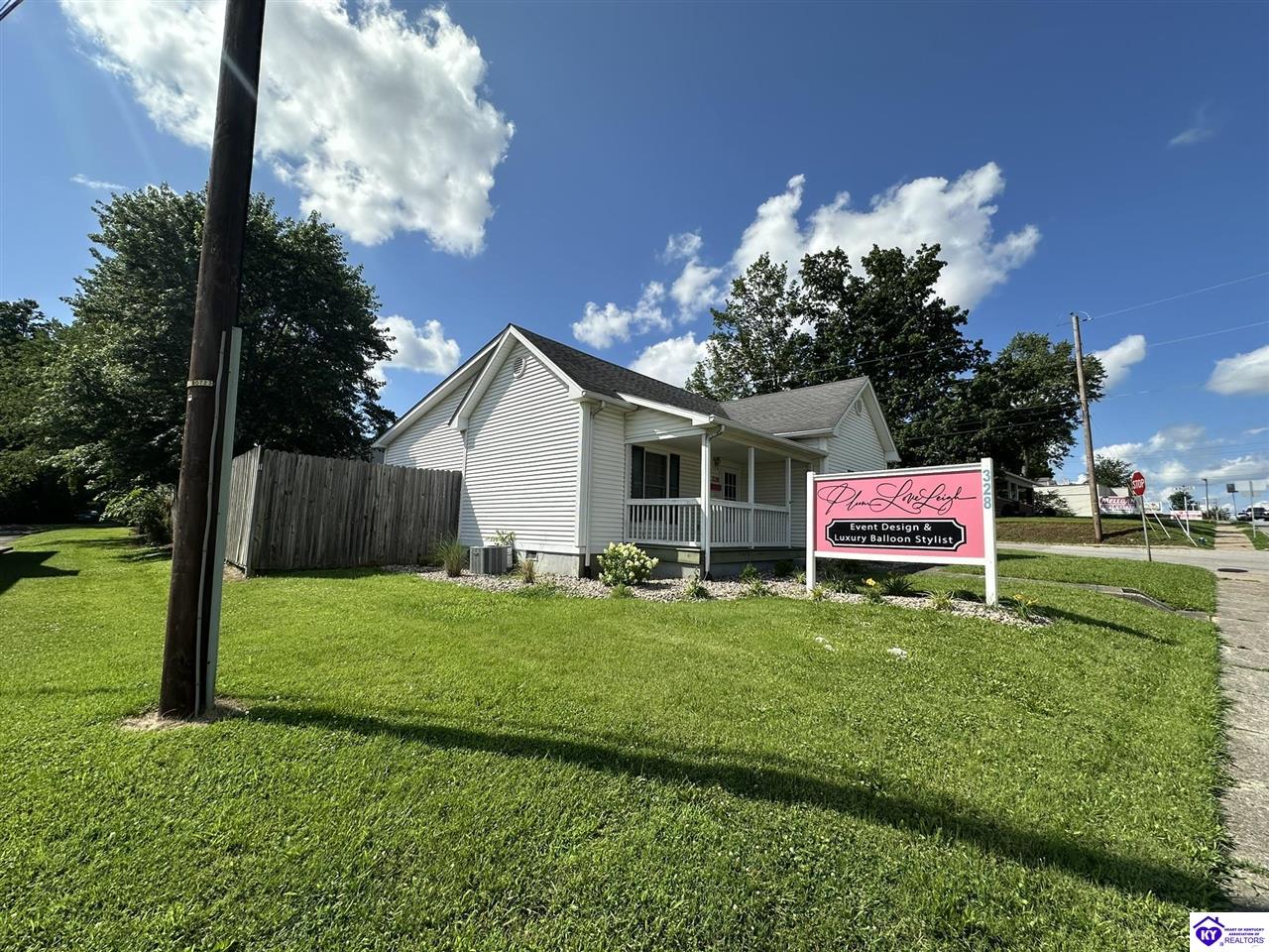 Listing Picture 328 N Mulberry Street Elizabethtown, KY 42701 MLS HK25002534