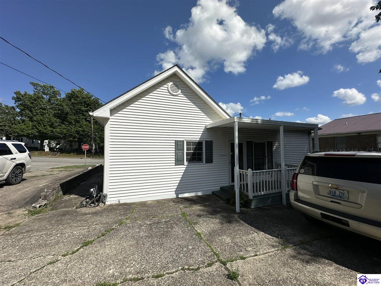 Listing Picture 328 N Mulberry Street Elizabethtown, KY 42701 MLS HK25002534