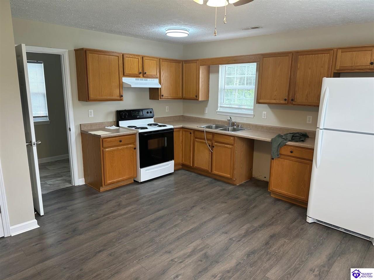 Listing Picture 1204 Denada Lane Elizabethtown, KY 42701 MLS HK25002545