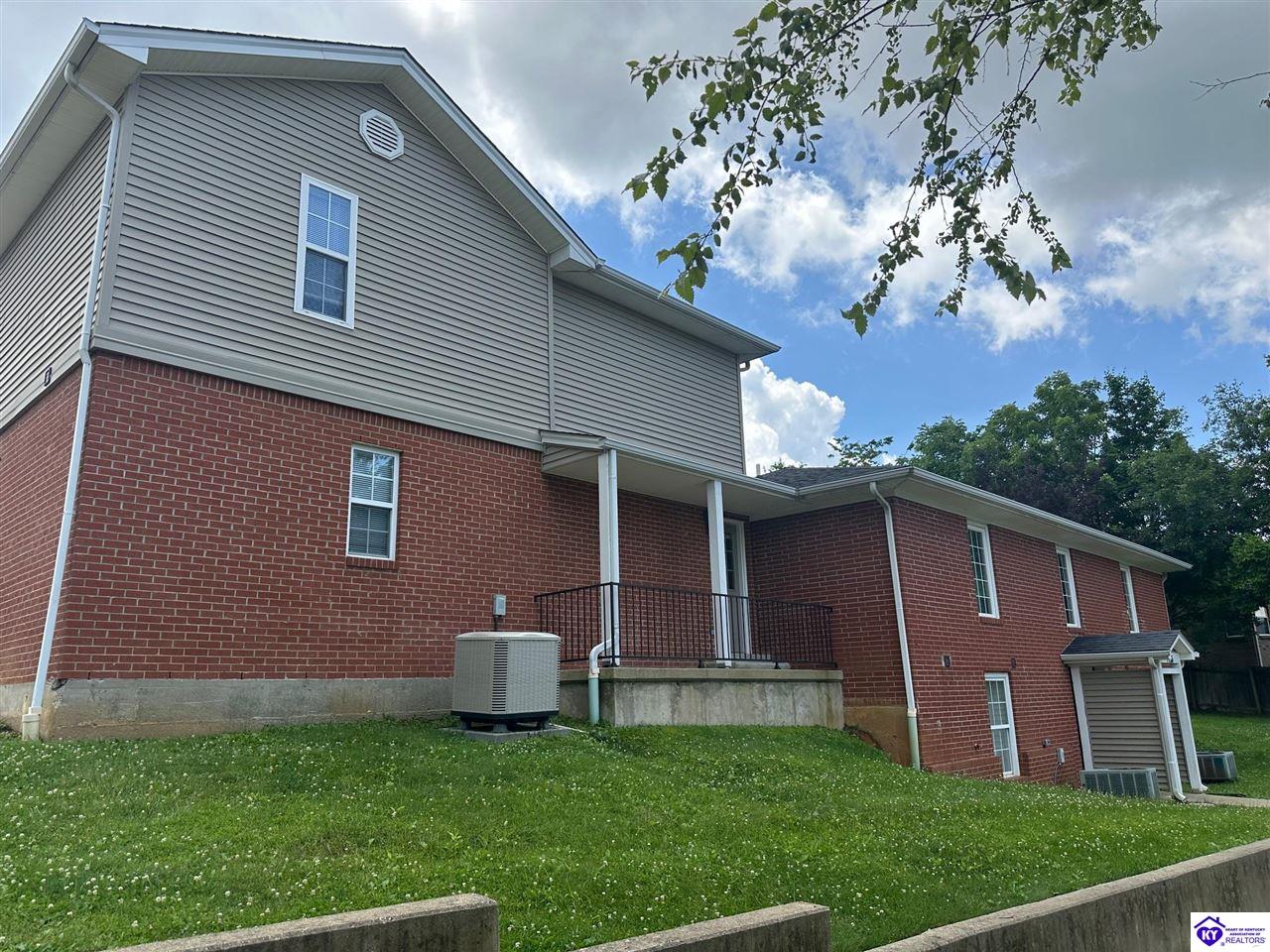 Listing Picture 1204 Denada Lane Elizabethtown, KY 42701 MLS HK25002545