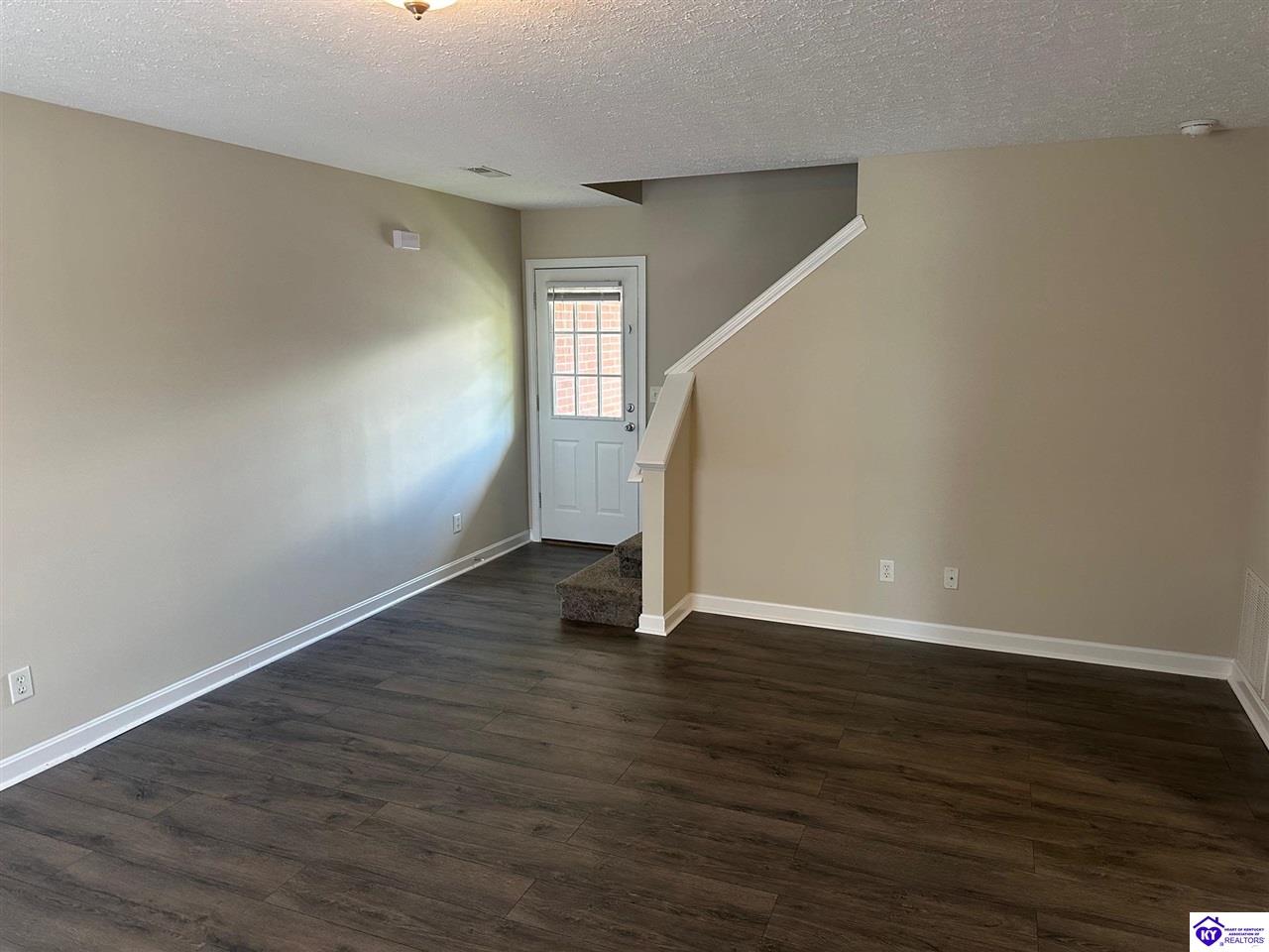 Listing Picture 1204 Denada Lane Elizabethtown, KY 42701 MLS HK25002545