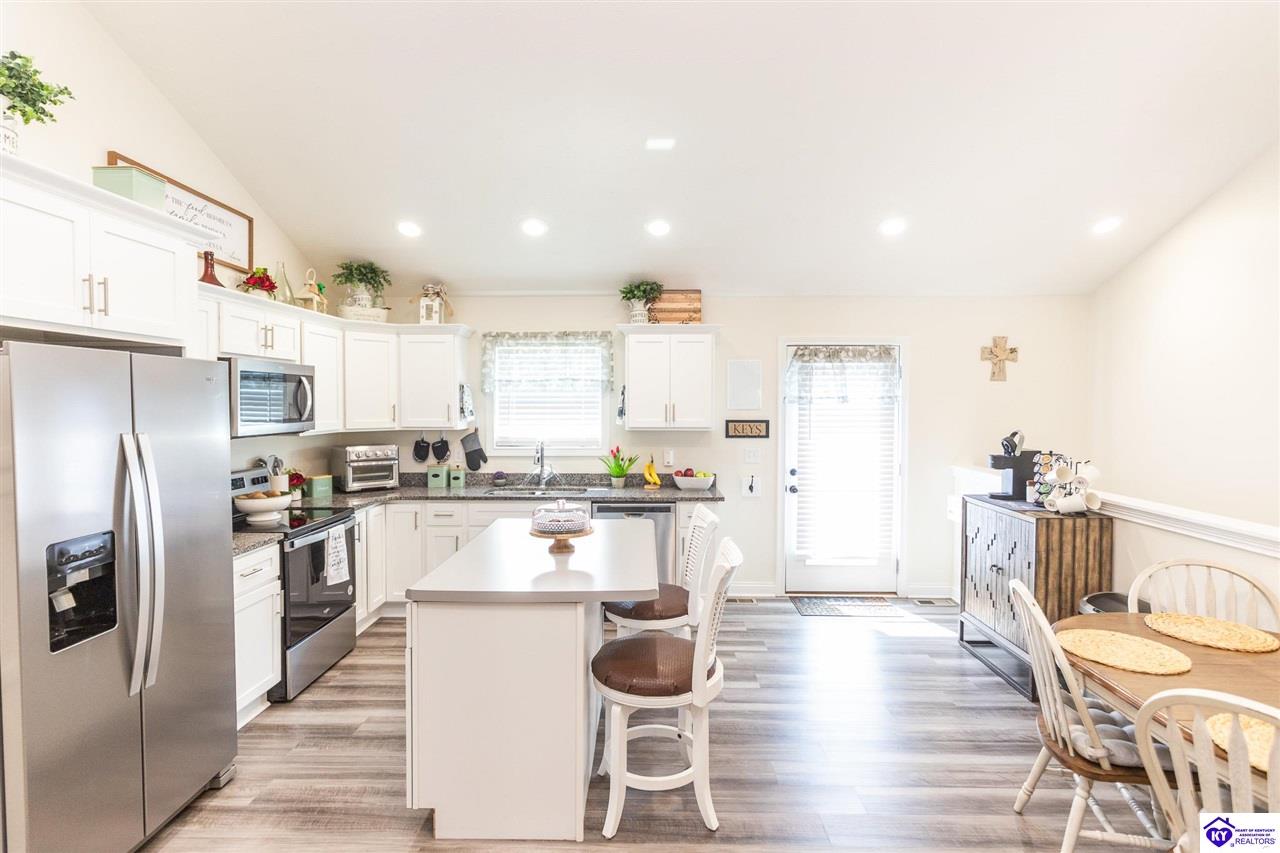 Listing Picture 414 Turnberry Court Vine Grove, KY 40175 MLS HK25002599