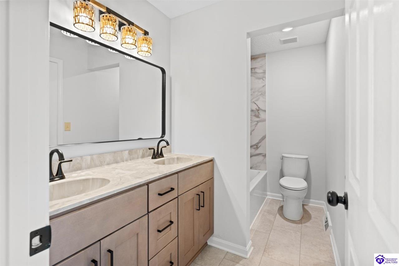 Listing Picture 200 Lilac Court Radcliff, KY 40160 MLS HK25002619