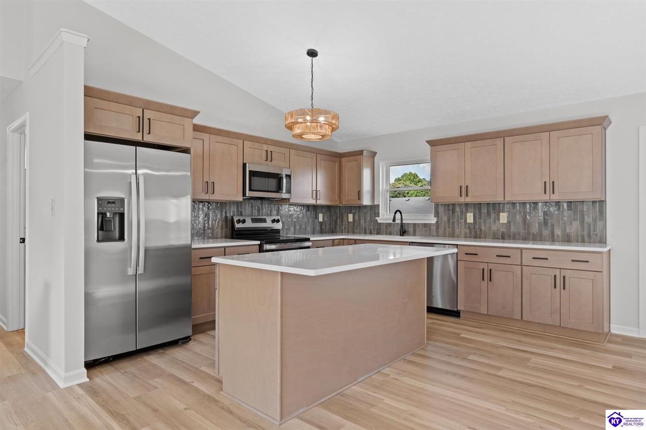 Listing Picture 200 Lilac Court Radcliff, KY 40160 MLS HK25002619