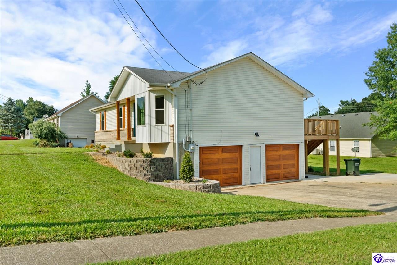 Listing Picture 200 Lilac Court Radcliff, KY 40160 MLS HK25002619