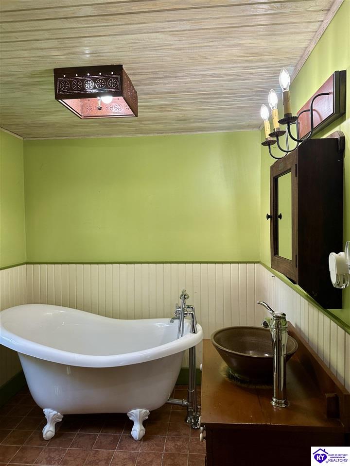 Listing Picture 1612 N Miles Street Elizabethtown, KY 42701 MLS HK25002626