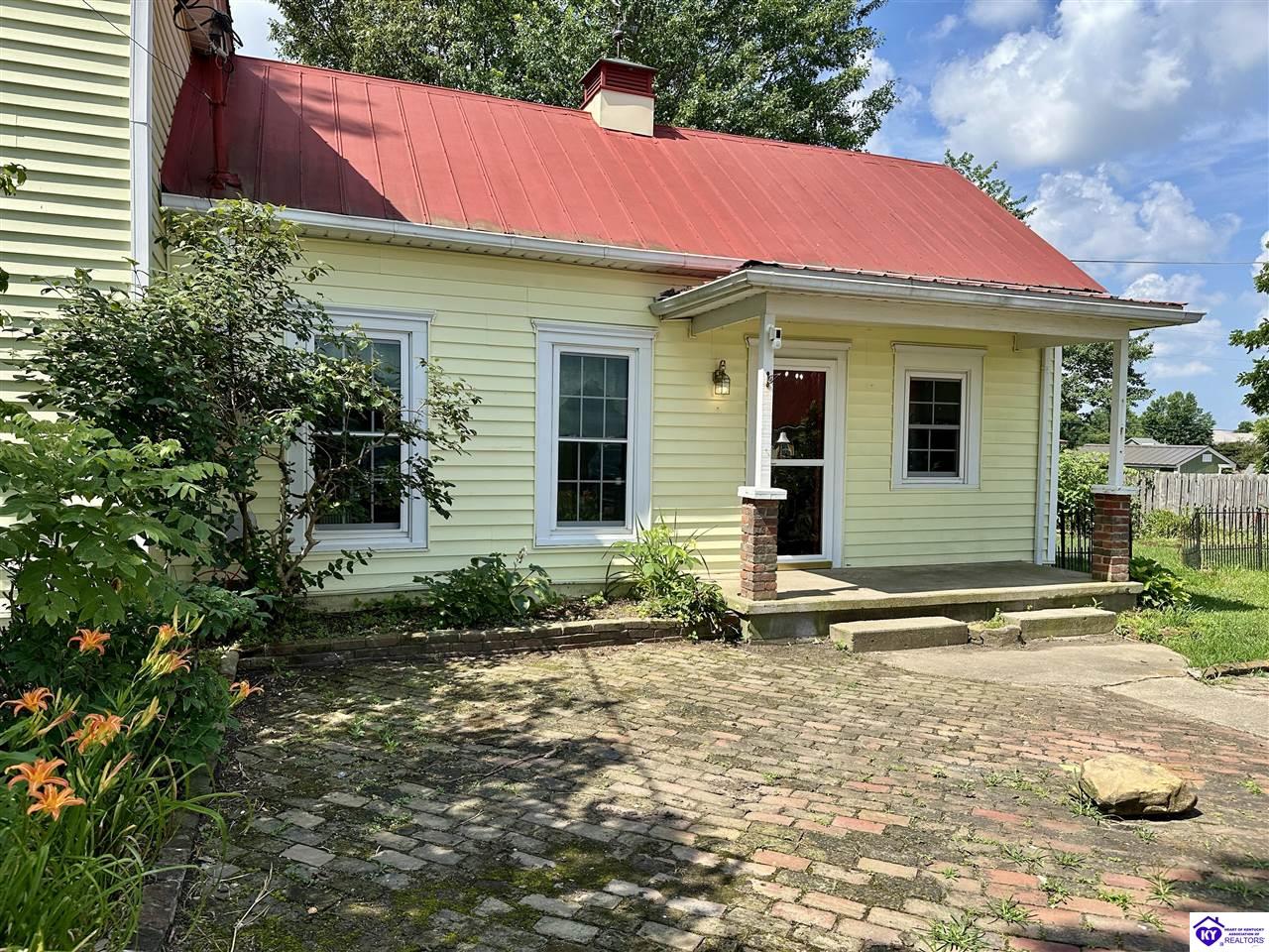 Listing Picture 1612 N Miles Street Elizabethtown, KY 42701 MLS HK25002626