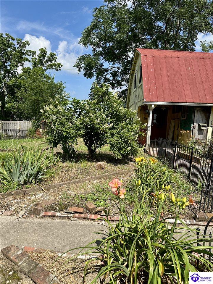 Listing Picture 1612 N Miles Street Elizabethtown, KY 42701 MLS HK25002626