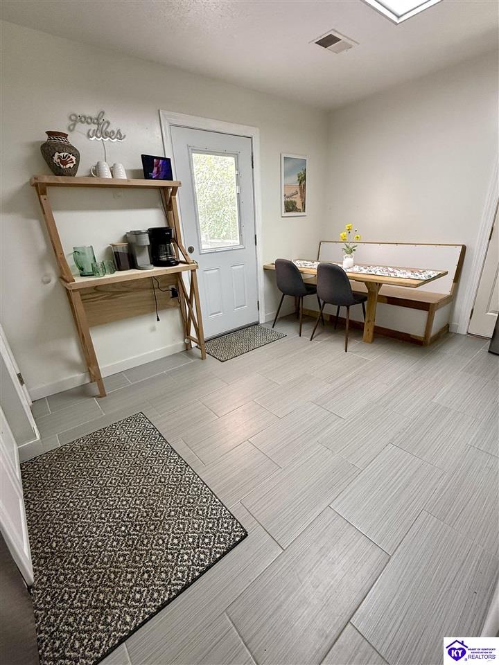 Listing Picture 1402 Kentucky Drive Elizabethtown, KY 42701 MLS HK25002657