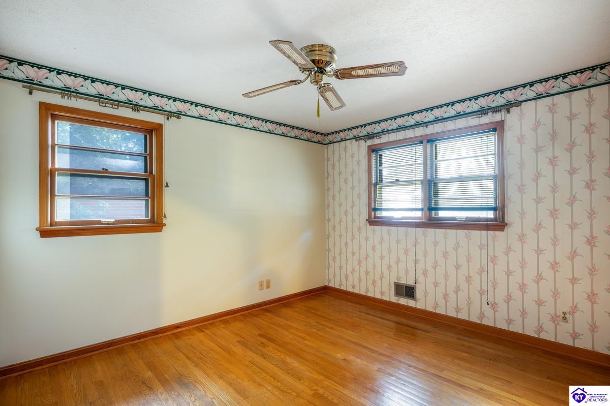 Listing Picture 4310 Raven Ridge Drive Louisville, KY 40216 MLS HK25002671