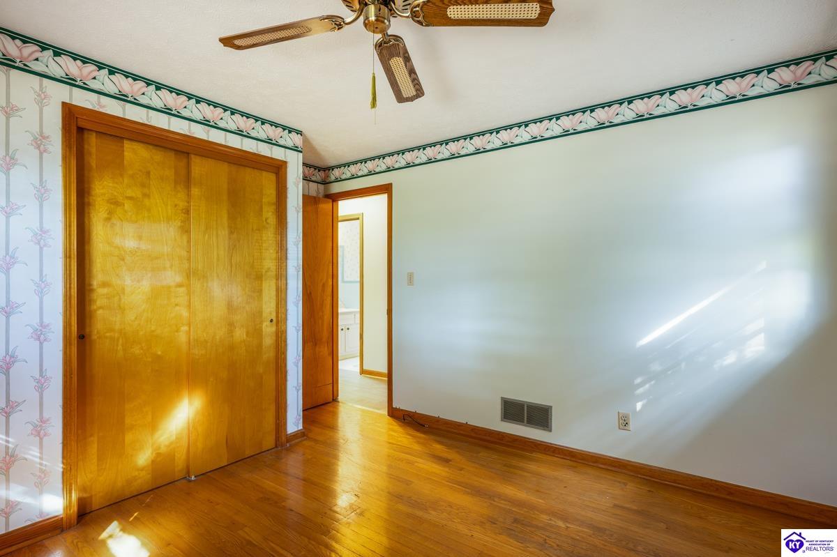 Listing Picture 4310 Raven Ridge Drive Louisville, KY 40216 MLS HK25002671