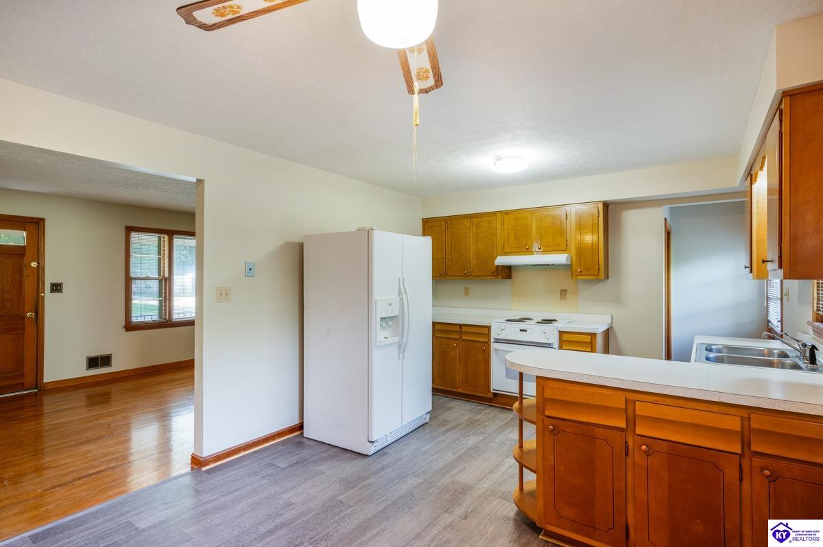 Listing Picture 4310 Raven Ridge Drive Louisville, KY 40216 MLS HK25002671