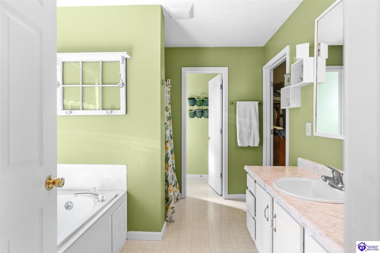 Listing Picture 289 Schlaefer Way Rineyville, KY 40162 MLS HK25002674