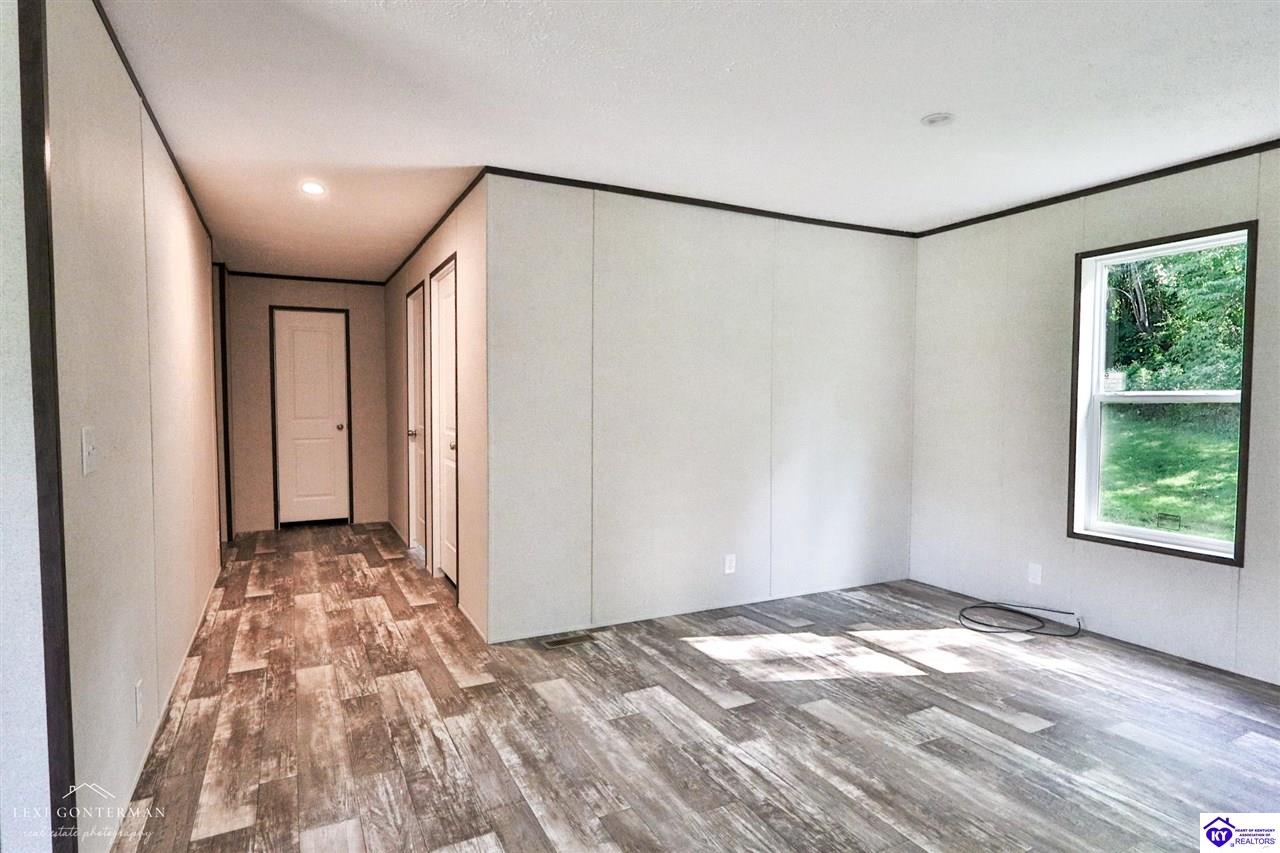 Listing Picture 198 Dutch Girl Lane Glendale, KY 42740 MLS HK25002700