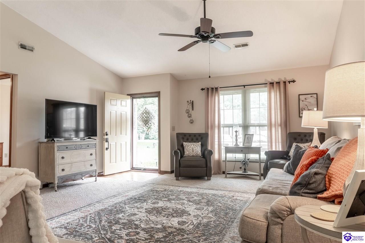 Listing Picture 401 College View Drive Elizabethtown, KY 42701 MLS HK25002751