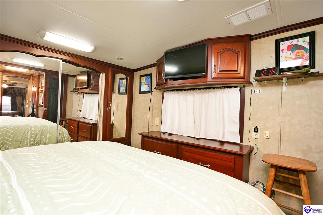 Listing Picture 300 College Street Buffalo, KY 42716 MLS HK25002839