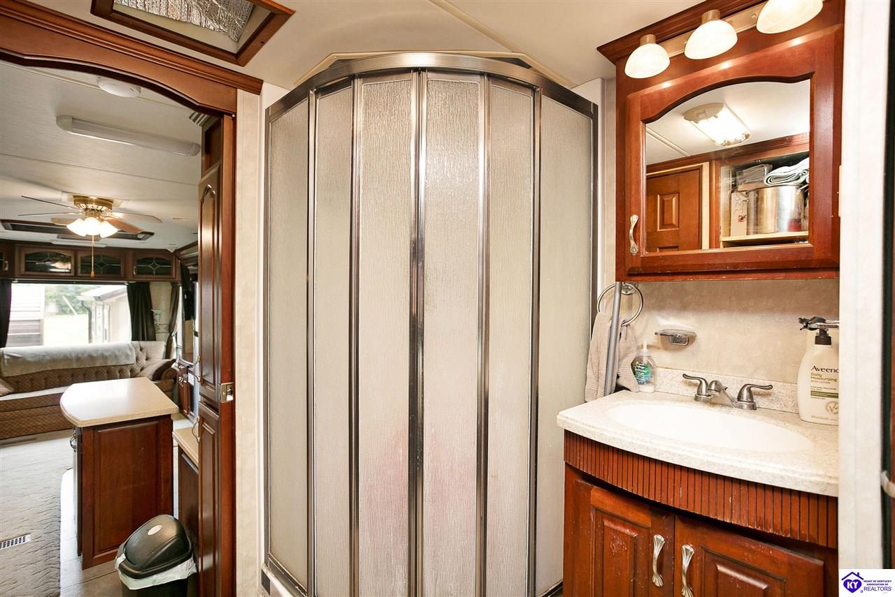 Listing Picture 300 College Street Buffalo, KY 42716 MLS HK25002839