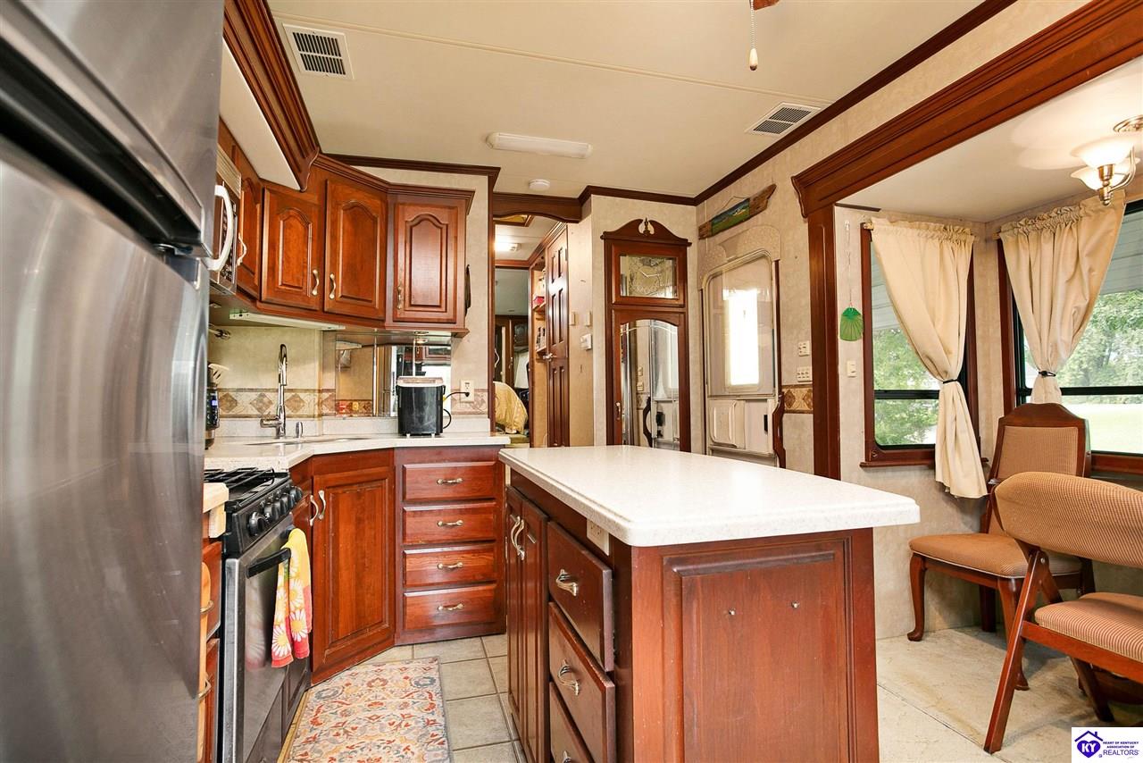 Listing Picture 300 College Street Buffalo, KY 42716 MLS HK25002839