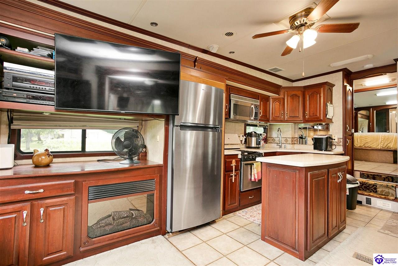 Listing Picture 300 College Street Buffalo, KY 42716 MLS HK25002839