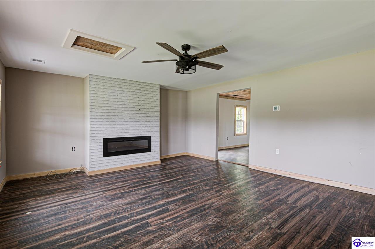 Listing Picture 5713 Priceville Road Munfordville, KY 42765 MLS HK25002845