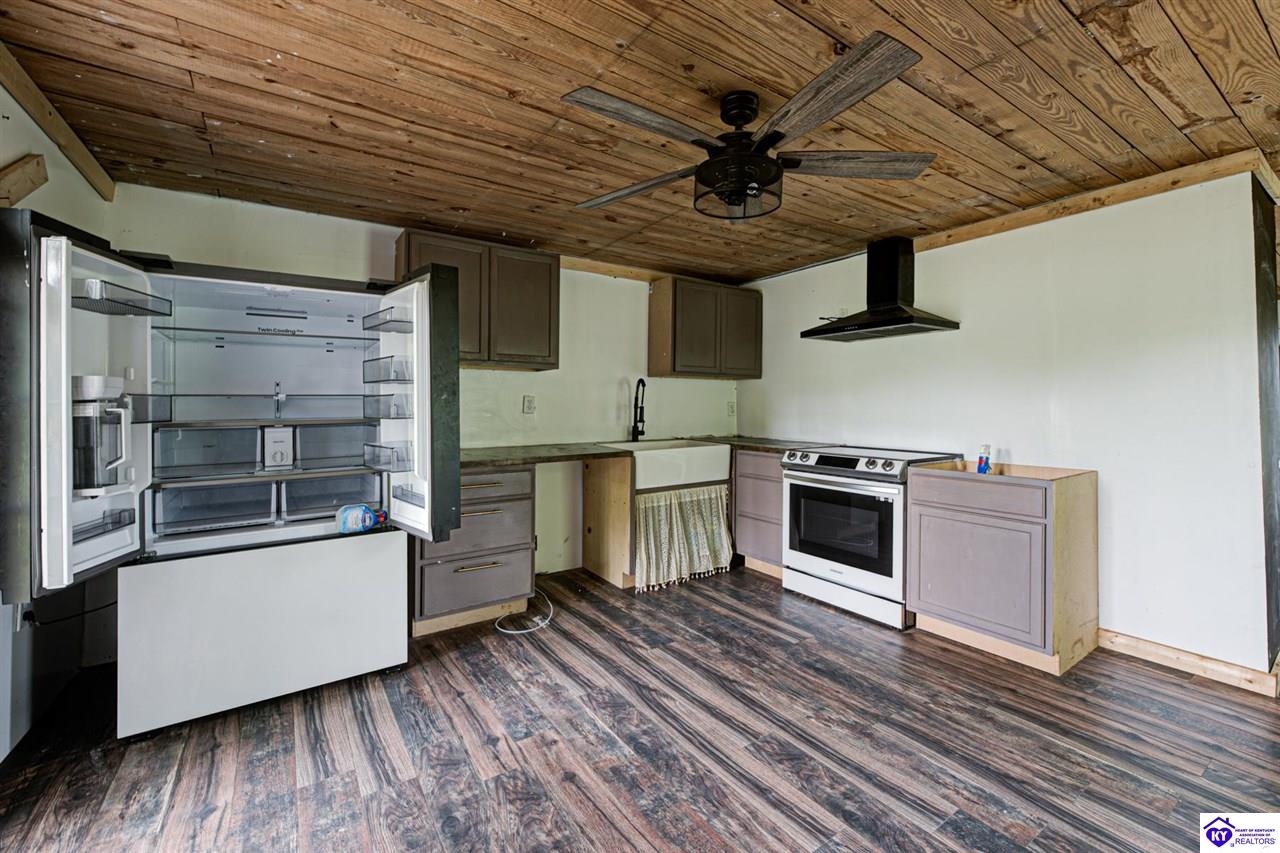 Listing Picture 5713 Priceville Road Munfordville, KY 42765 MLS HK25002845