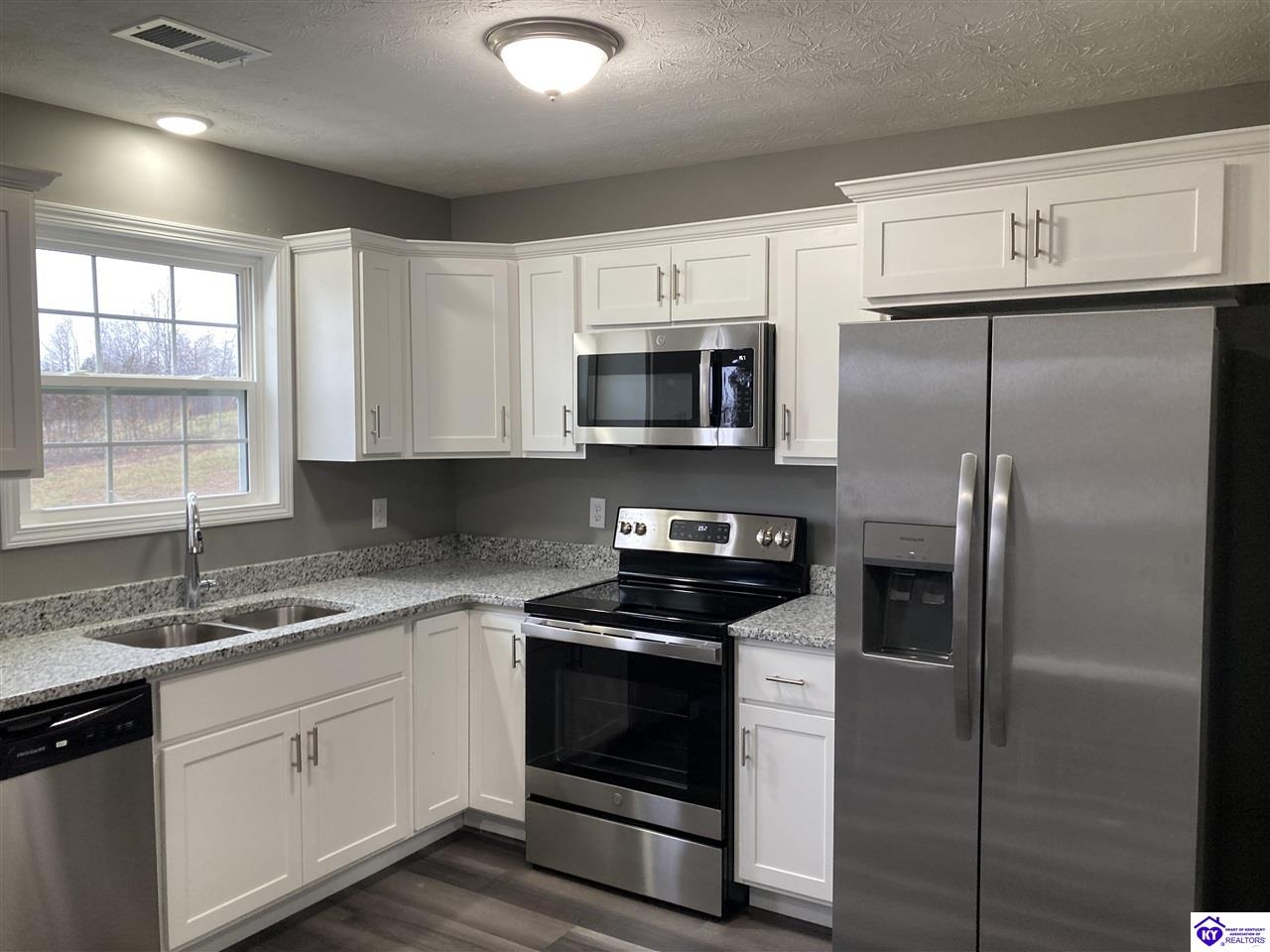 Listing Picture 362/364 Palmetto Loop Glendale, KY 42740 MLS HK25002860