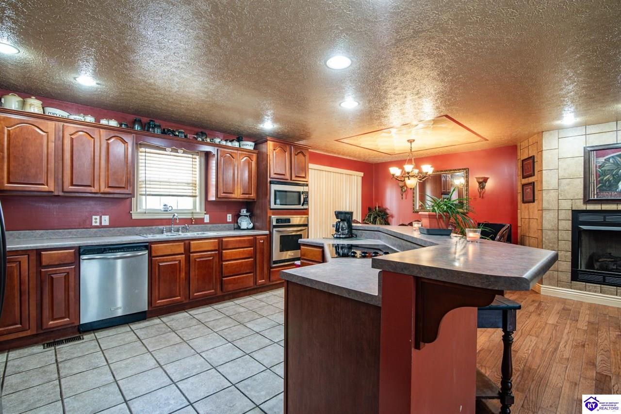 Listing Picture 220 Bolton School Road Bonnieville, KY 42713 MLS HK25002877