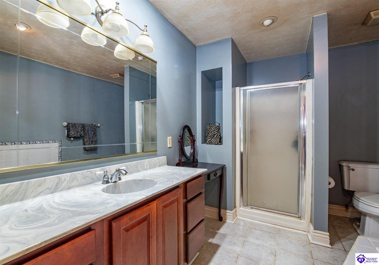 Listing Picture 220 Bolton School Road Bonnieville, KY 42713 MLS HK25002877