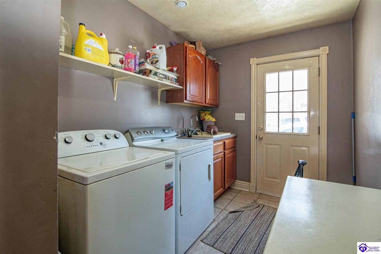 Listing Picture 220 Bolton School Road Bonnieville, KY 42713 MLS HK25002877