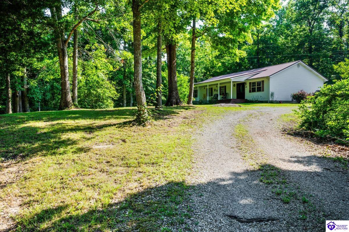 Listing Picture 220 Bolton School Road Bonnieville, KY 42713 MLS HK25002877