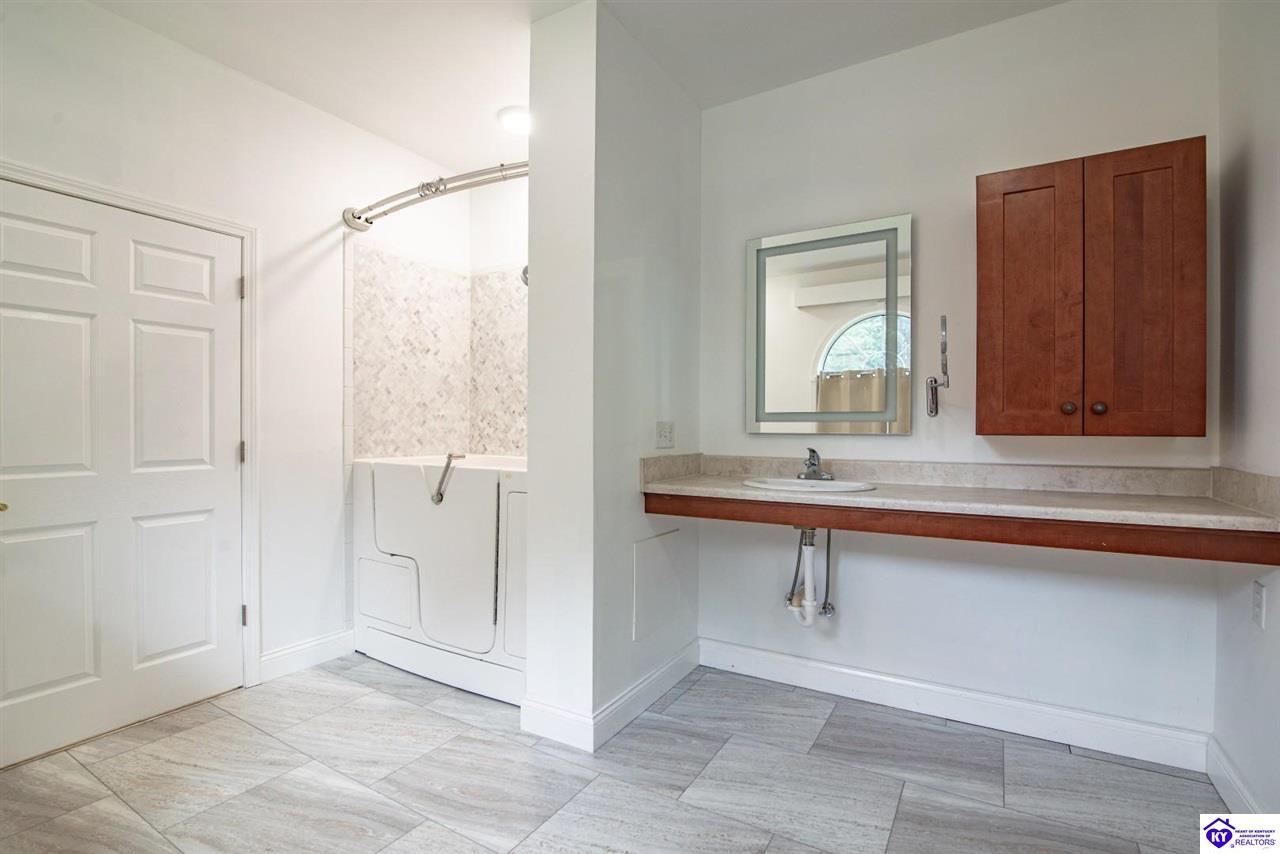 Listing Picture 1112 Cave Run Lane Elizabethtown, KY 42701 MLS HK25003022