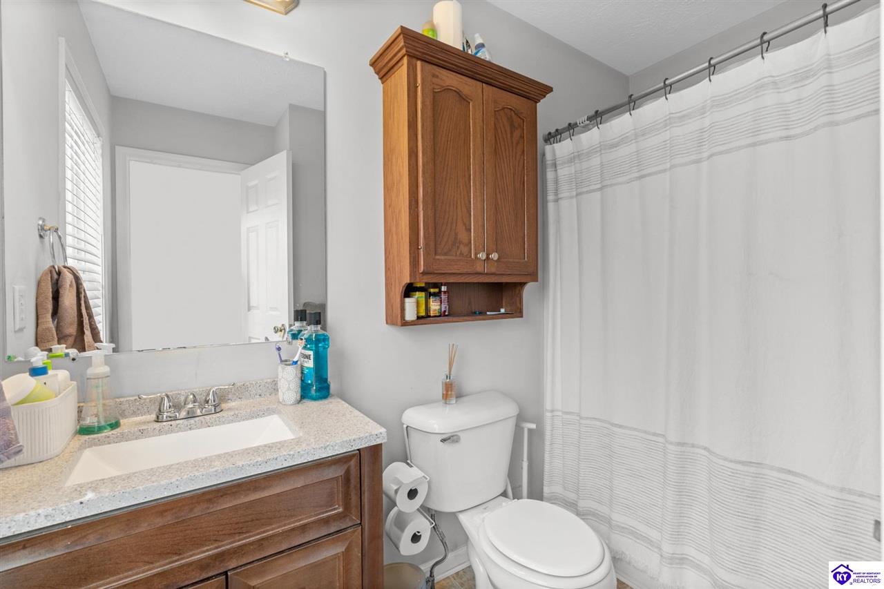 Listing Picture 2100 Crossfield Drive Elizabethtown, KY 42701 MLS HK25003093