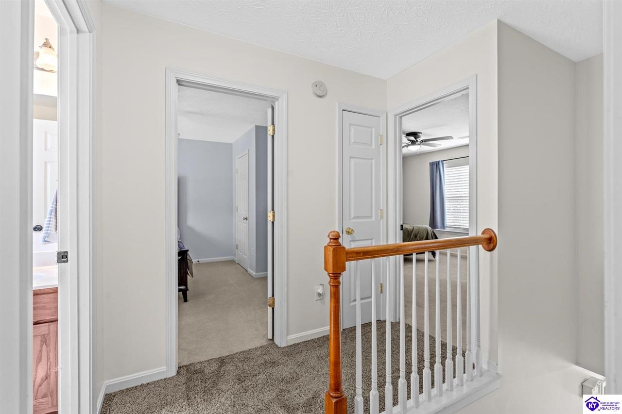 Listing Picture 2100 Crossfield Drive Elizabethtown, KY 42701 MLS HK25003093