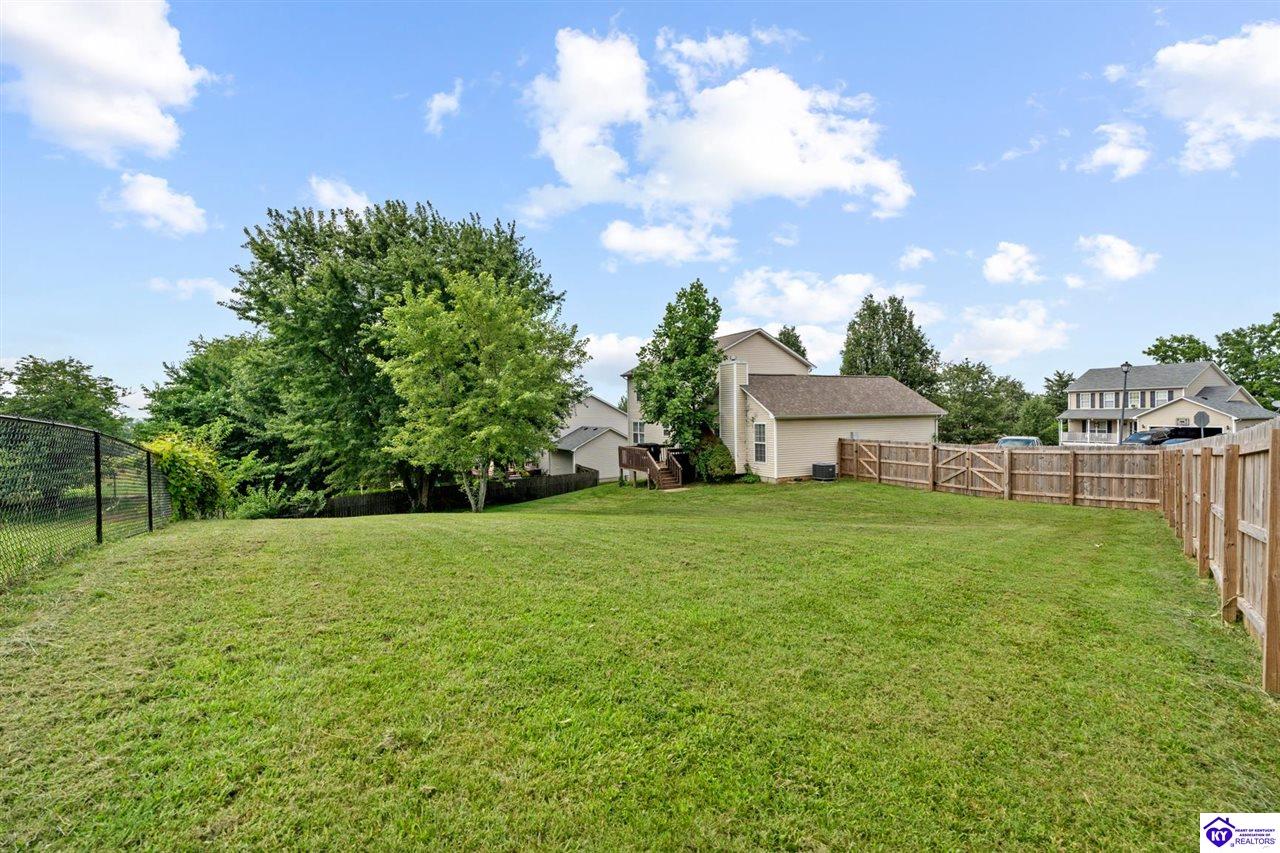 Listing Picture 2100 Crossfield Drive Elizabethtown, KY 42701 MLS HK25003093
