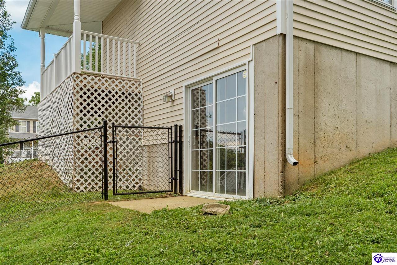 Listing Picture 2100 Crossfield Drive Elizabethtown, KY 42701 MLS HK25003093
